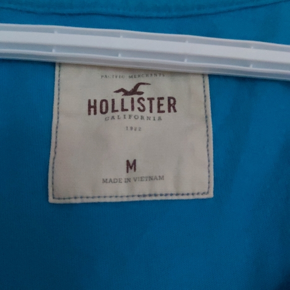 Hollister Tshirt - Picture 2 of 2
